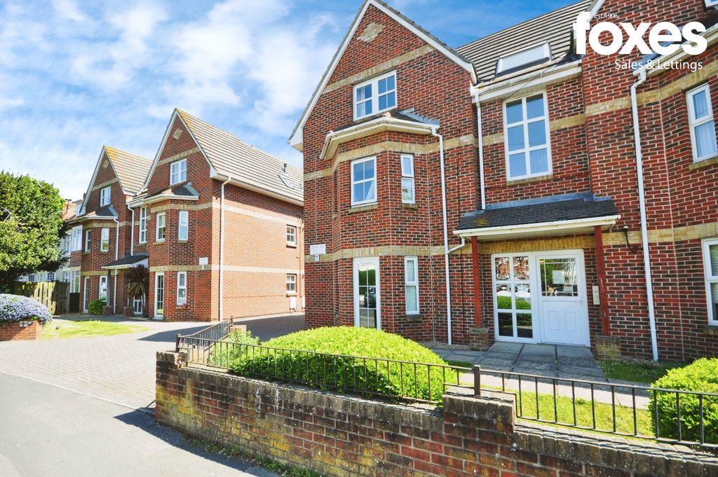 Property photo 2 of 14 2242241