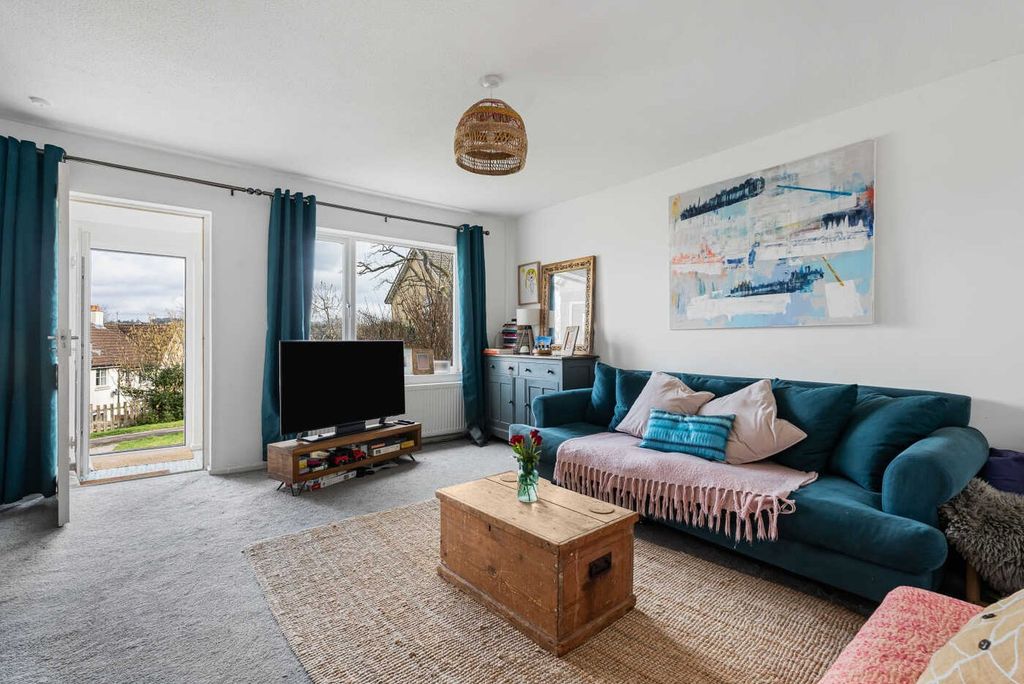 Property photo 2 of 24