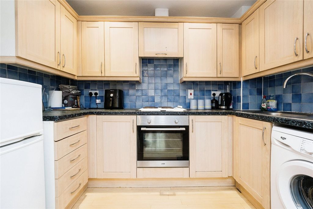 Property photo 3 of 12 Picture No. 02