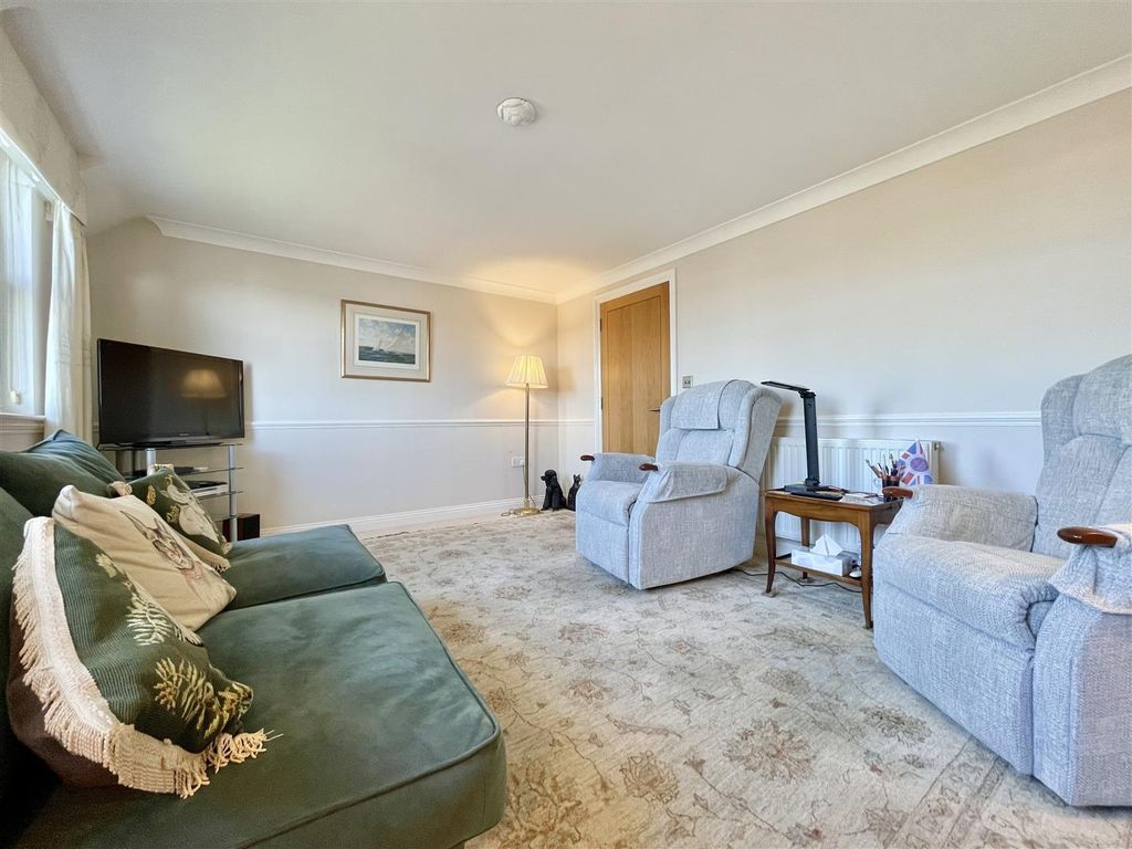 Property photo 2 of 24 Living Room