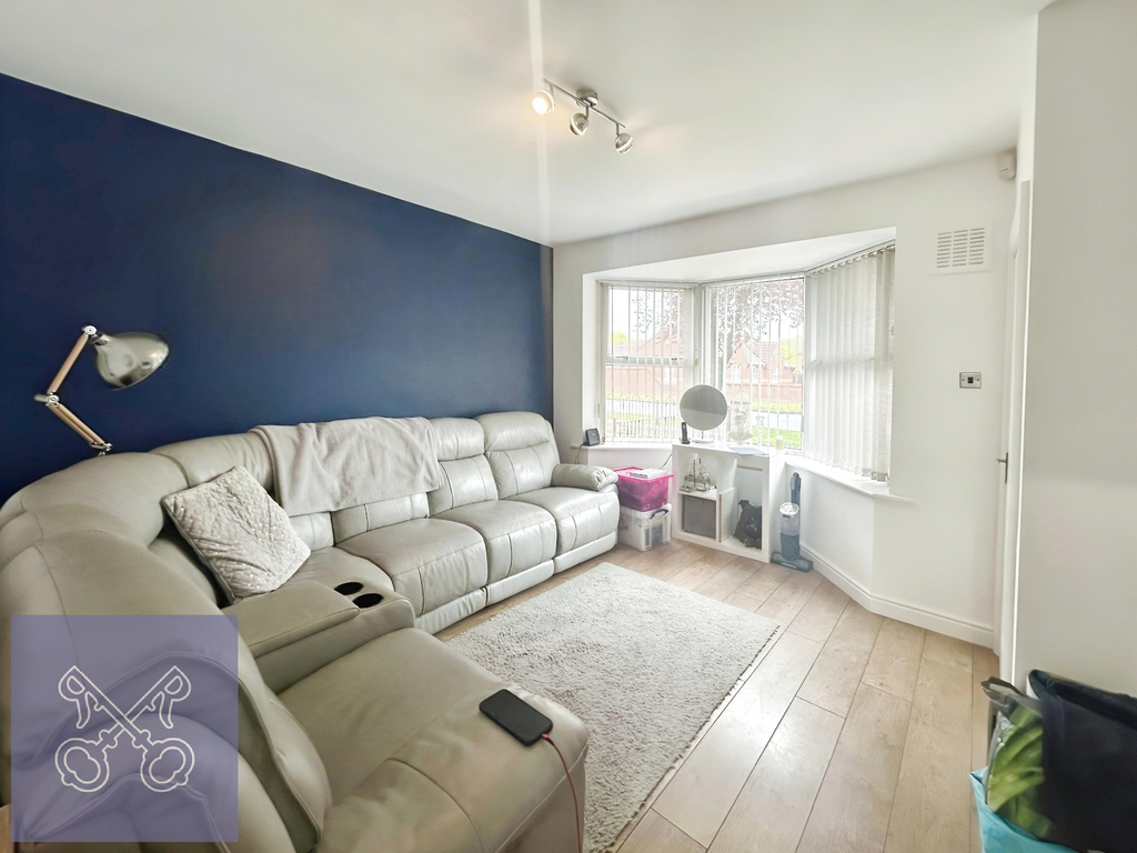 Property photo 2 of 11 Picture No. 17