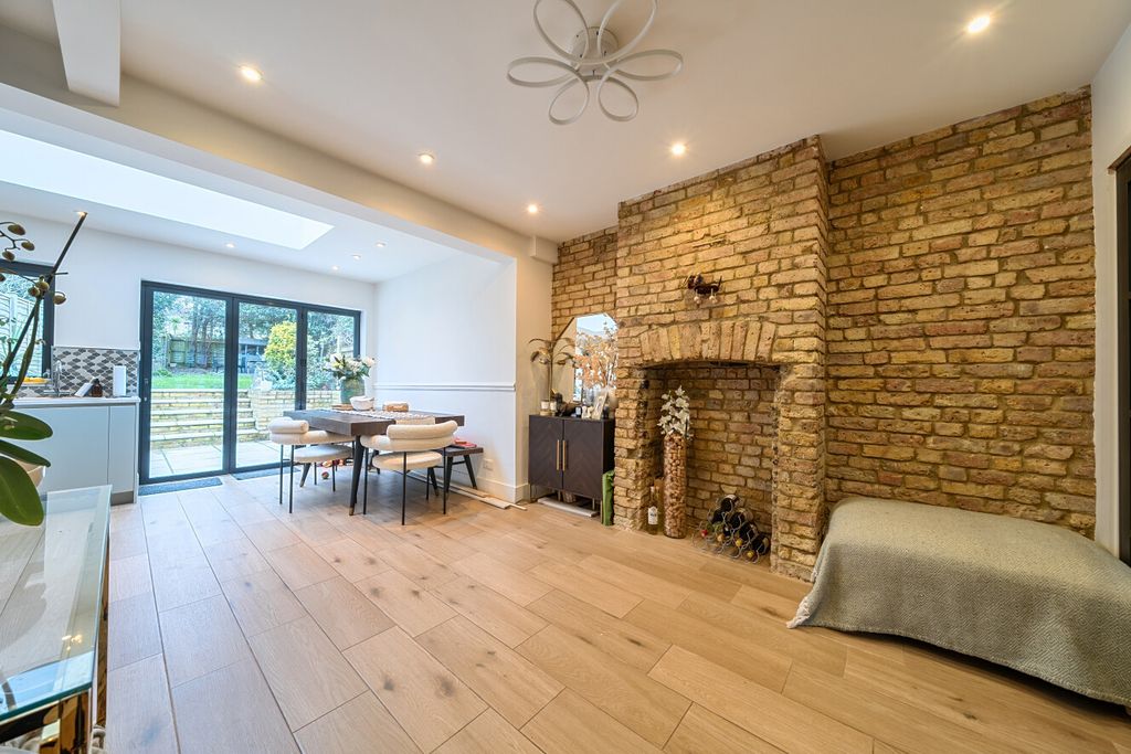 Property photo 2 of 17 1415045-8-6995Dd5...