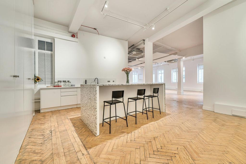 Property photo 3 of 19 1401226-12-696E579B604E1.Jpg