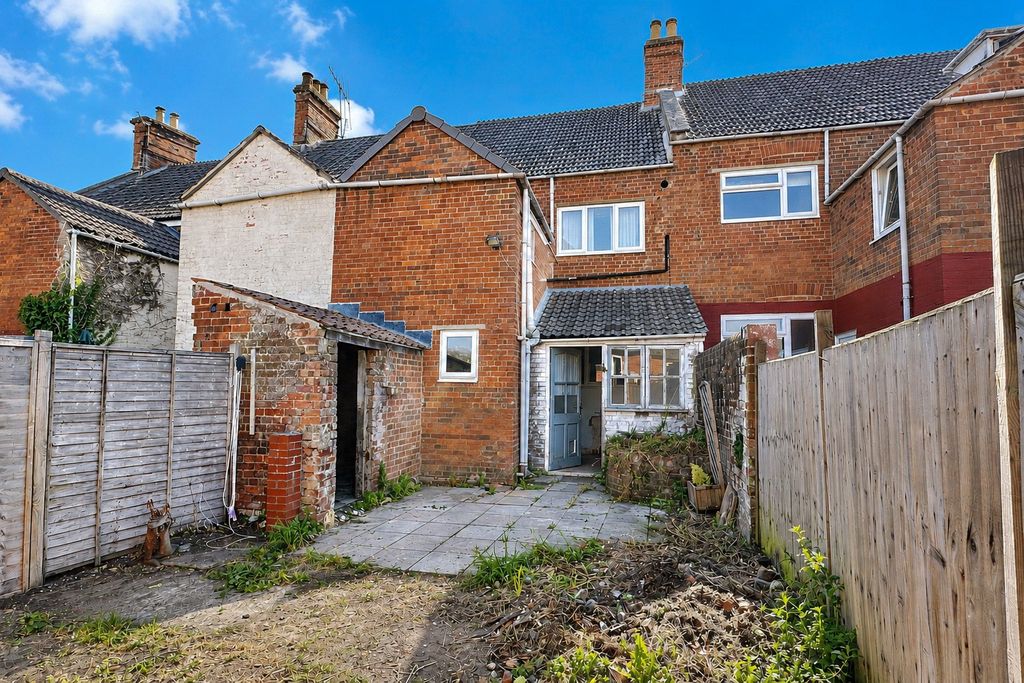 Property photo 2 of 15 Picture No. 20