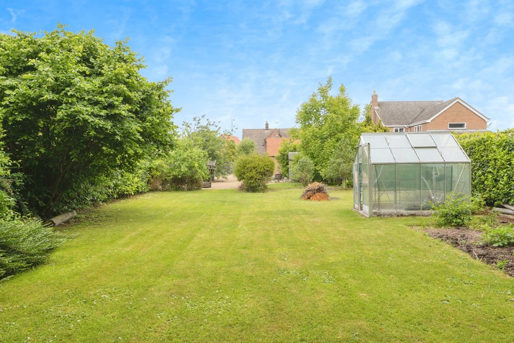 Property photo 2 of 16 Photo