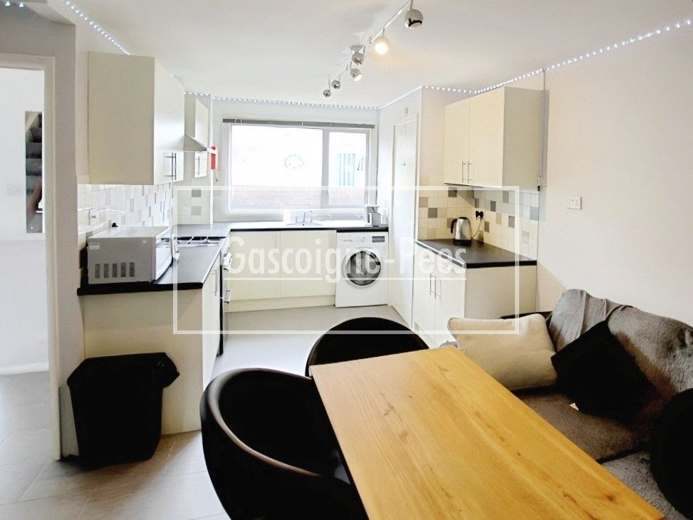 Property photo 3 of 4