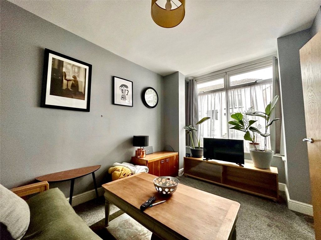 Property photo 2 of 20 Picture No. 34