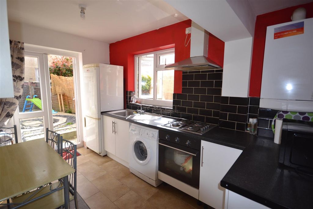 Property photo 2 of 12