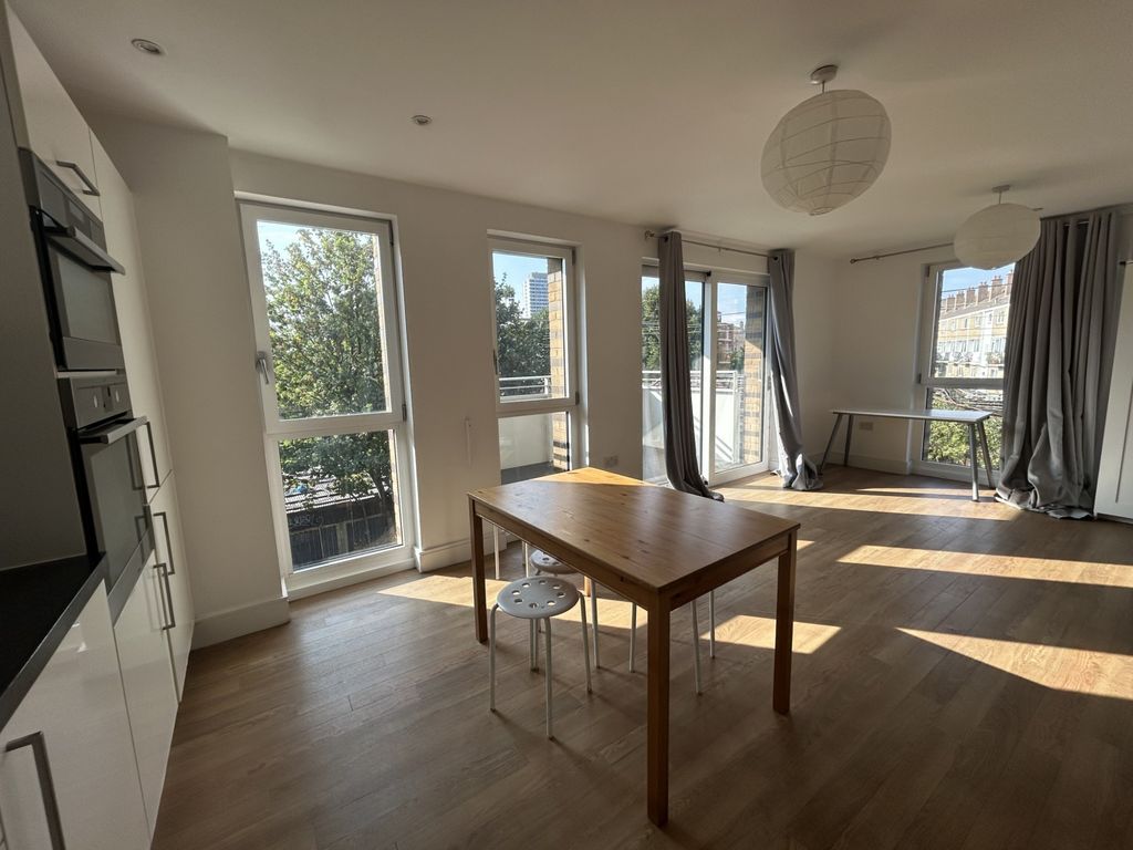 Property photo 2 of 8