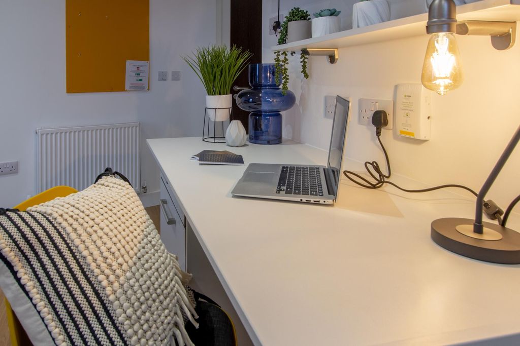 Property photo 3 of 8 Property Photo