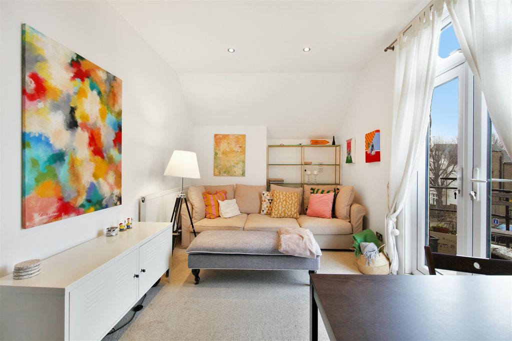 Property photo 1 of 15 Reception