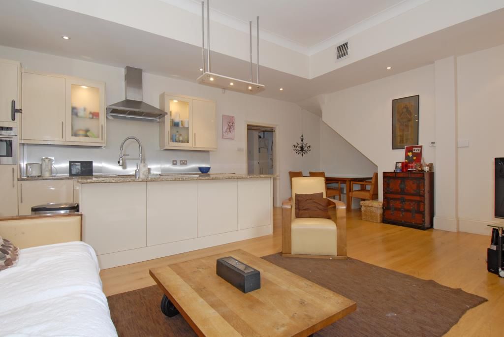 Property photo 1 of 8 Internal View