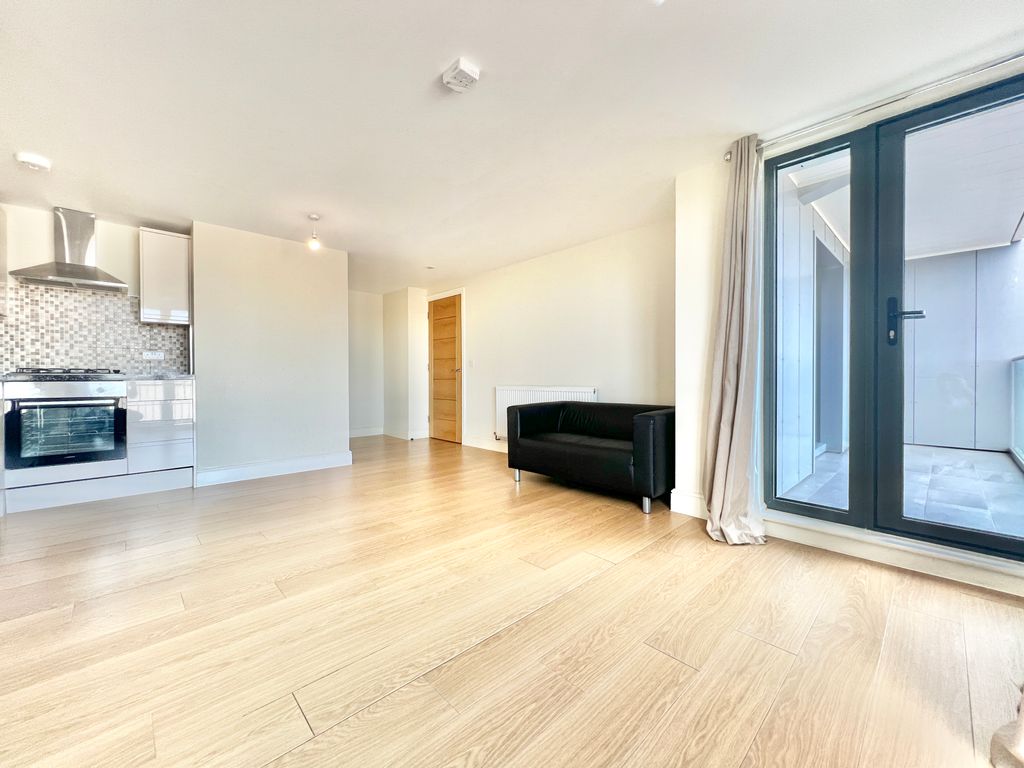 Property photo 3 of 12
