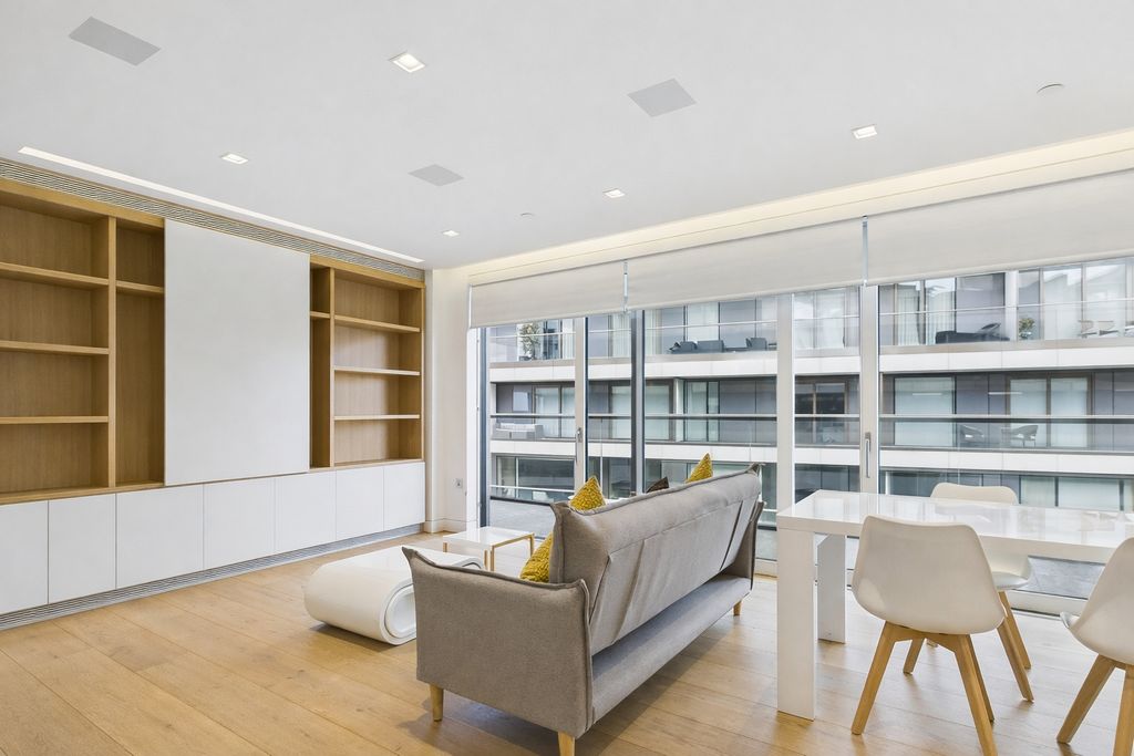 Property photo 2 of 17 Picture No. 15