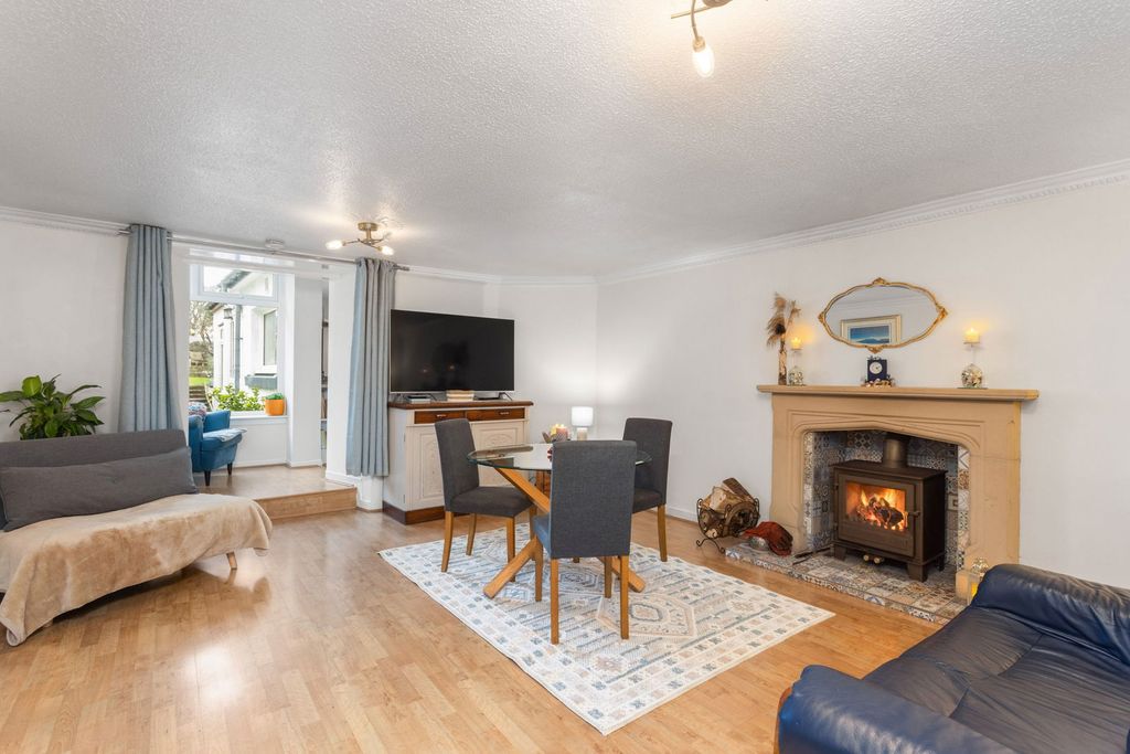 Property photo 2 of 37