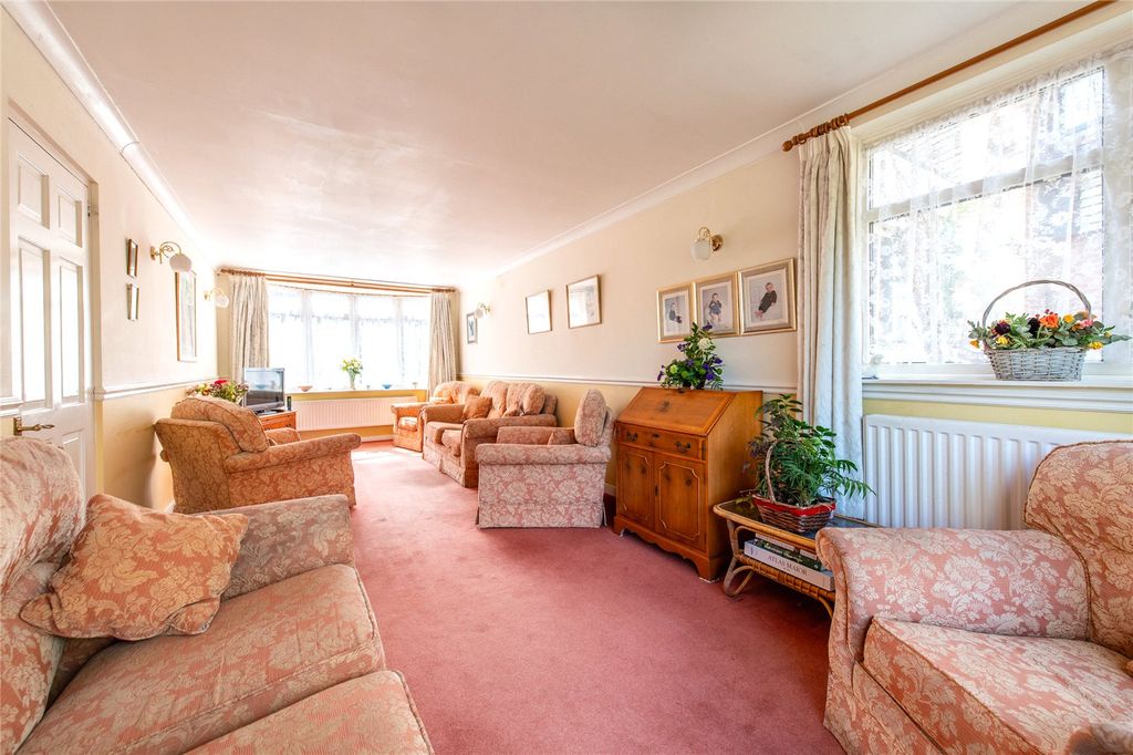 Property photo 2 of 32 Picture No. 19