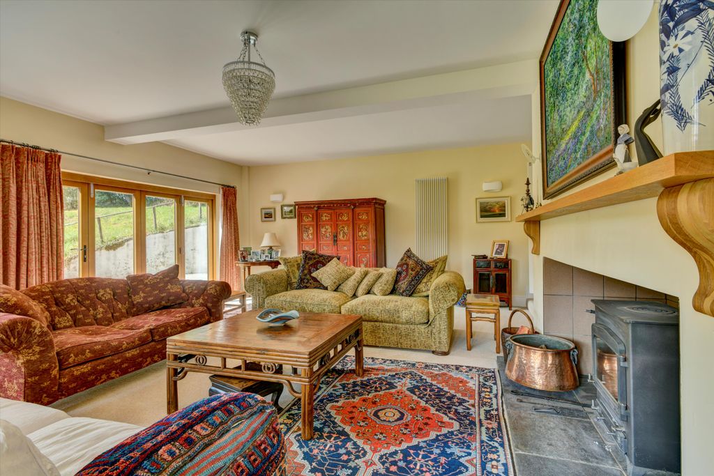 Property photo 3 of 27 Image