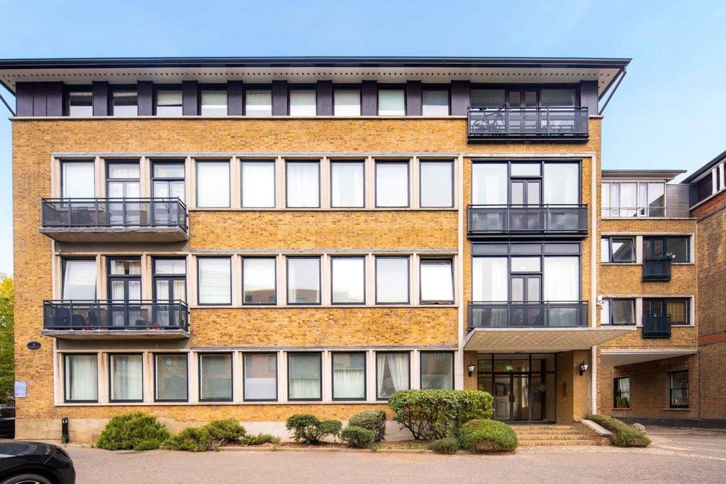 Property photo 1 of 15 External