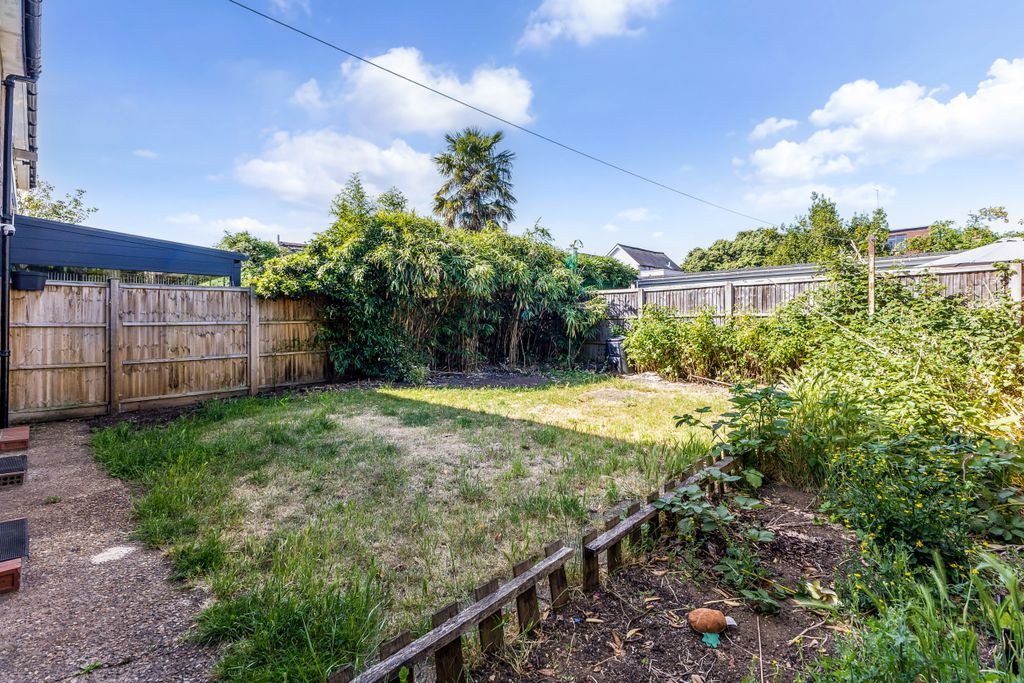 Property photo 2 of 11