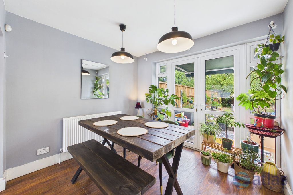 Property photo 3 of 33 Dining Room