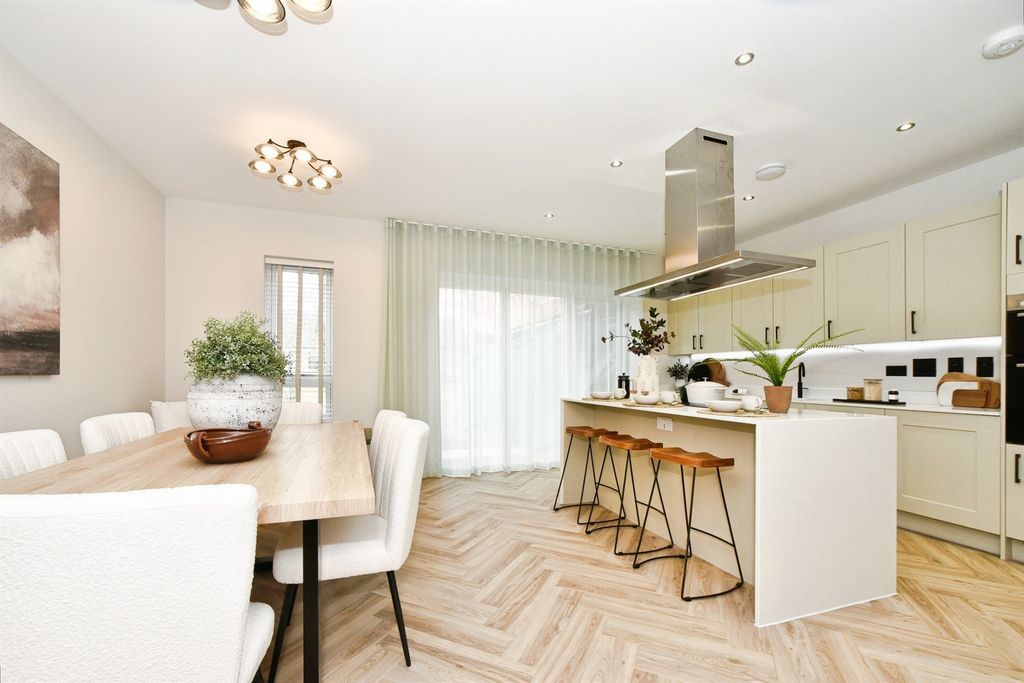 Property photo 3 of 26