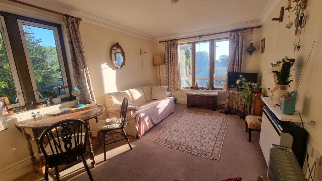 Property photo 3 of 16