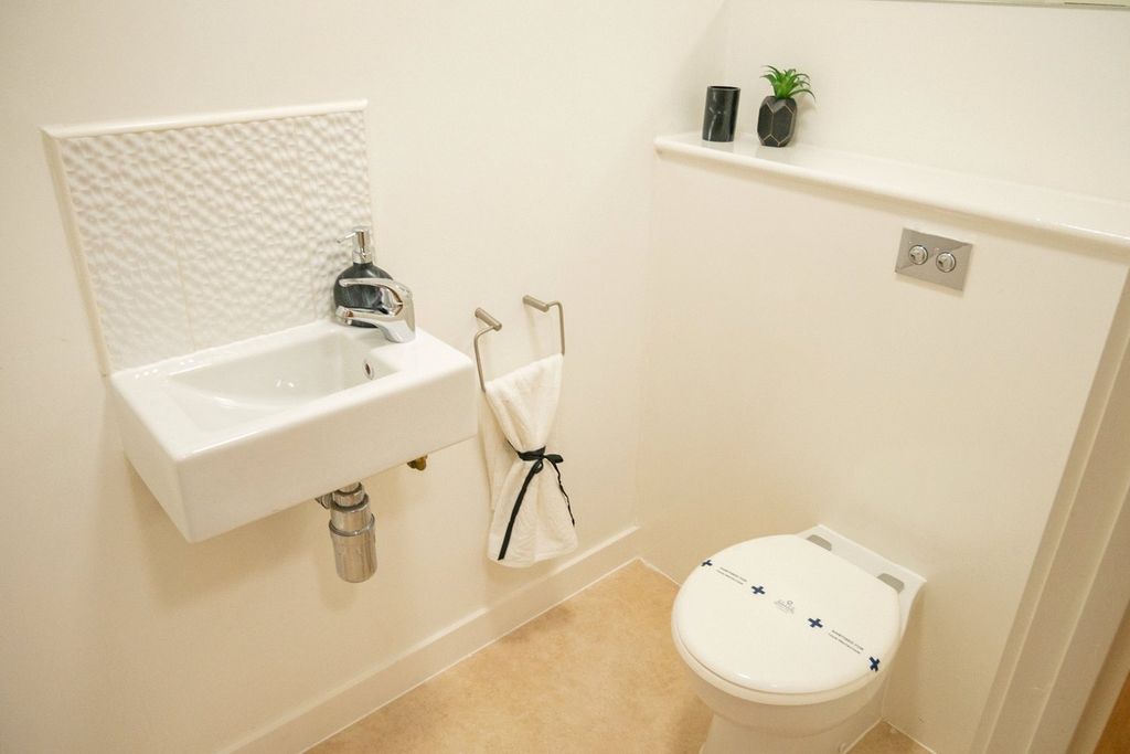 Property photo 2 of 6 Picture No. 09