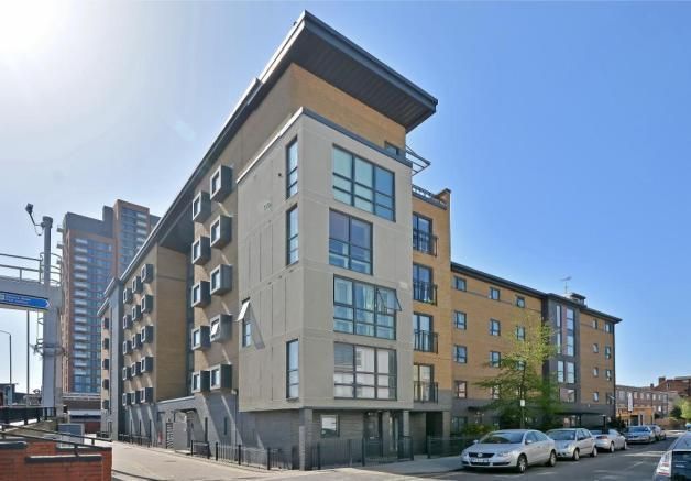 Property photo 1 of 2