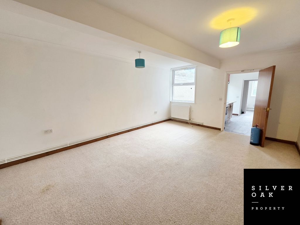 Property photo 3 of 7 3