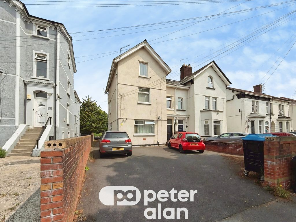Property photo 1 of 26