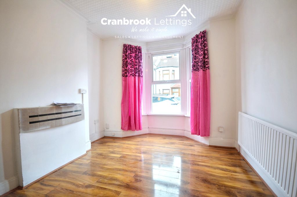 Property photo 1 of 11 Three Bedroom Terraced House To Rent Campbell Road, London E6
