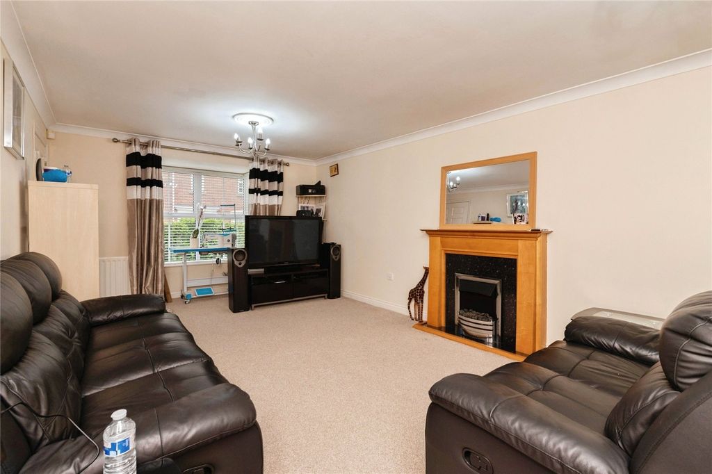 Property photo 3 of 21 Picture No. 22