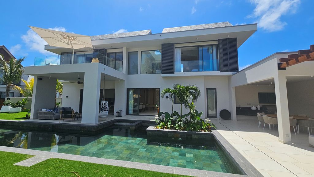 Property photo 2 of 47