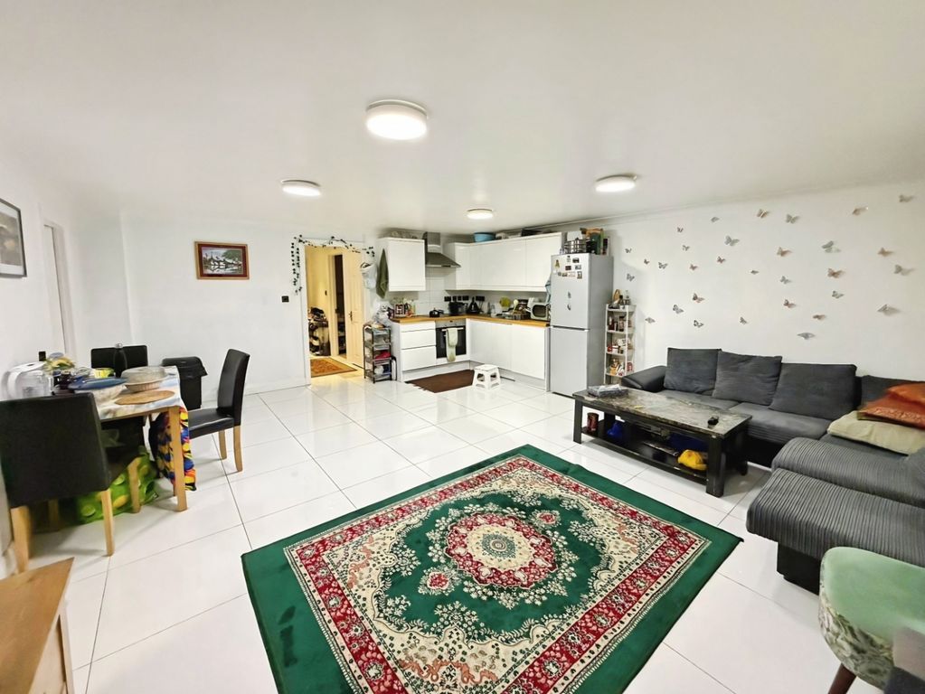 Property photo 3 of 9 Pbox-Img.Jpg