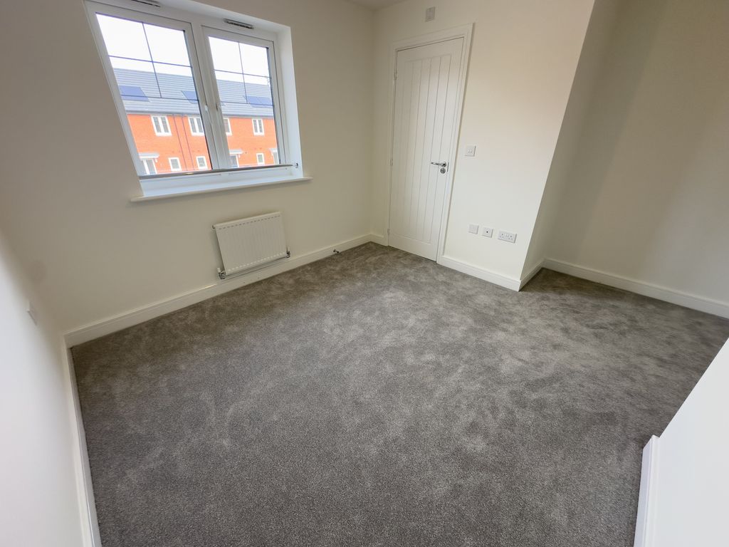 Property photo 3 of 11 23-Img_1388