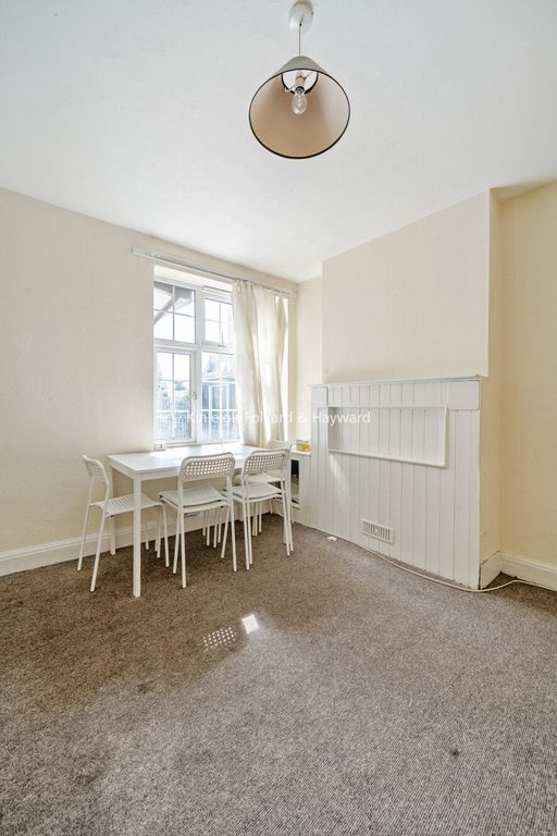 Property photo 1 of 9 Picture No. 05