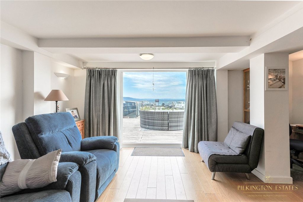 Property photo 2 of 15 4275301