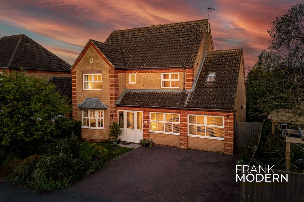 Property photo 1 of 62 Dusk