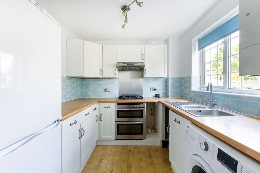 Property photo 2 of 17 96456_9 Christopher Close  (10).Jpg