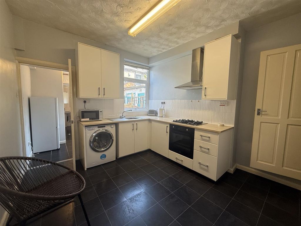 Property photo 3 of 11 Img_1875.Jpg
