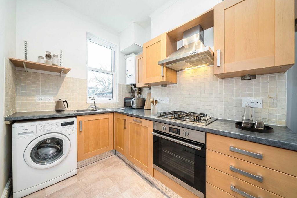 Property photo 3 of 6