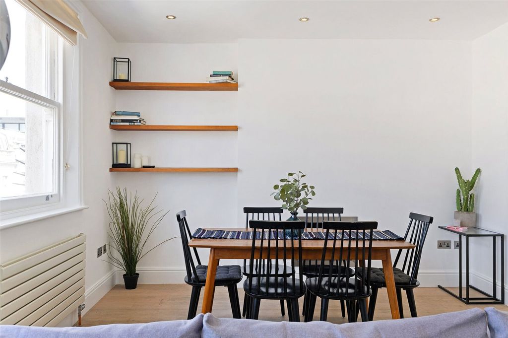 Property photo 3 of 15 Dining Room