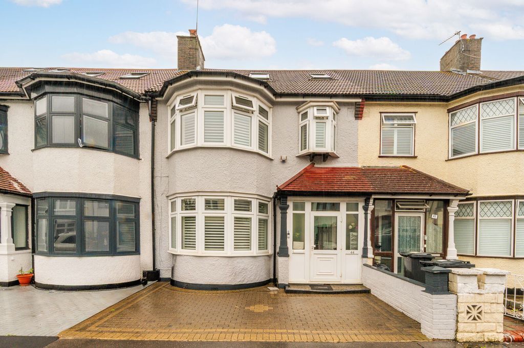 Property photo 1 of 17
