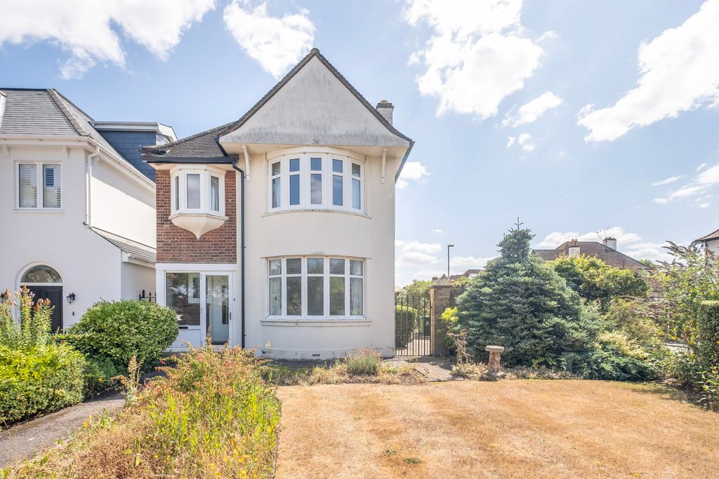 Property photo 1 of 16