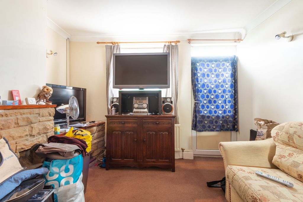 Property photo 3 of 20