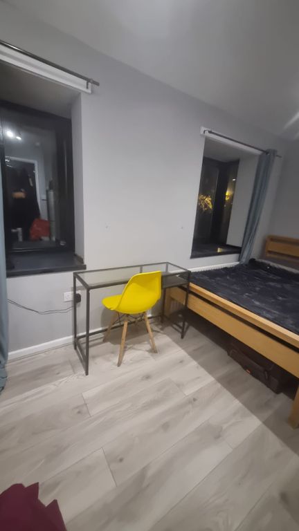 Property photo 3 of 16 Studio 3- £1100 Available From 11/12/2025