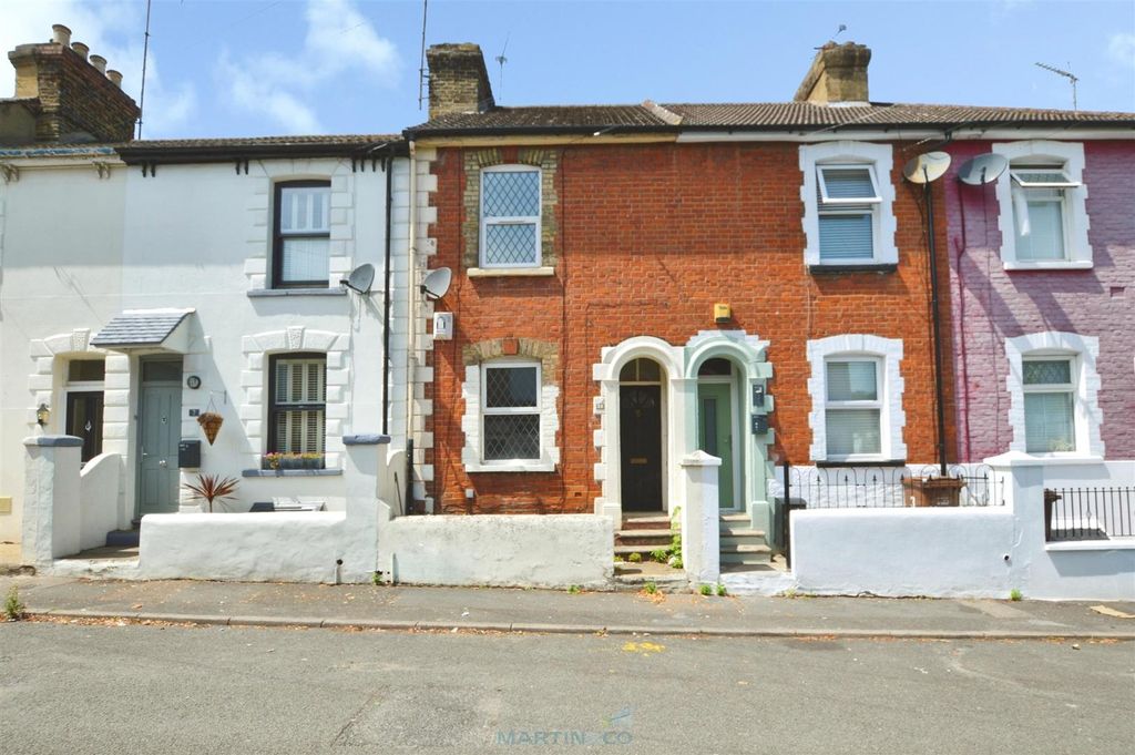 Property photo 1 of 17