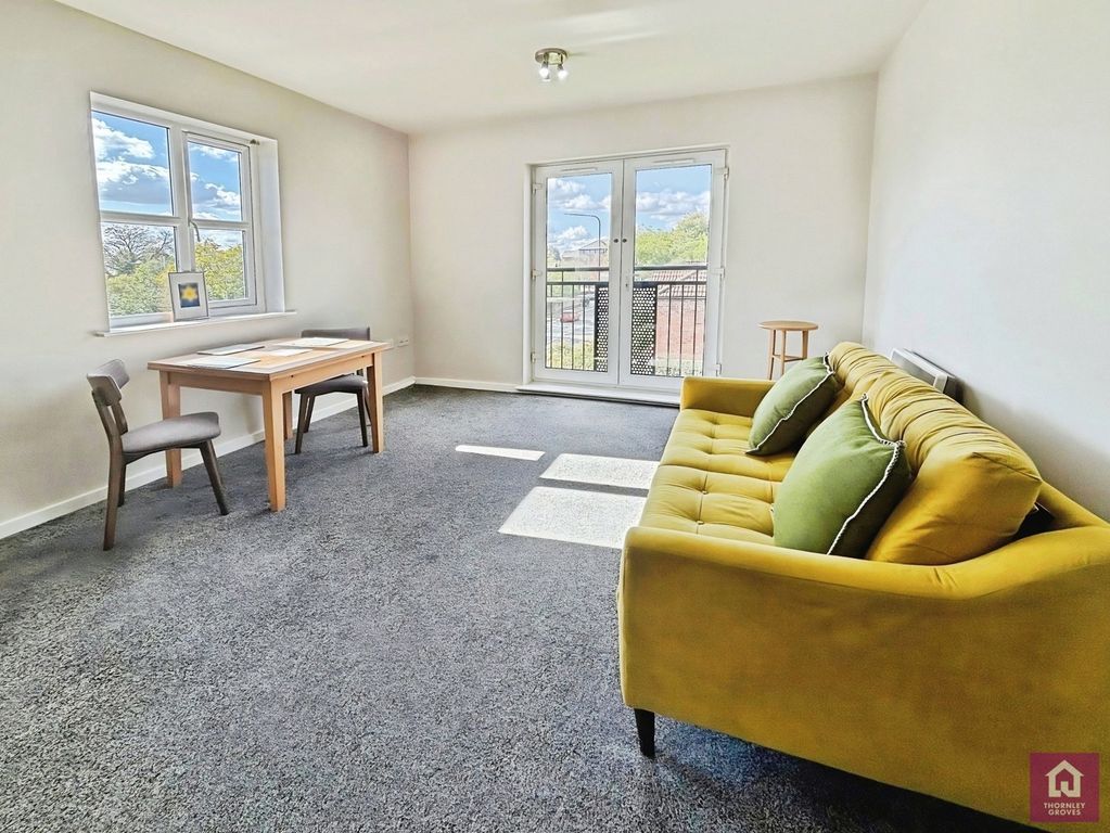 Property photo 2 of 11 Living Room