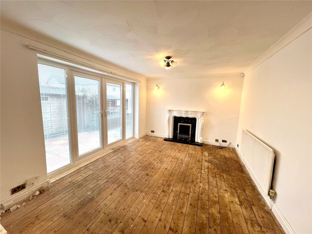 Property photo 2 of 22 Picture No. 23