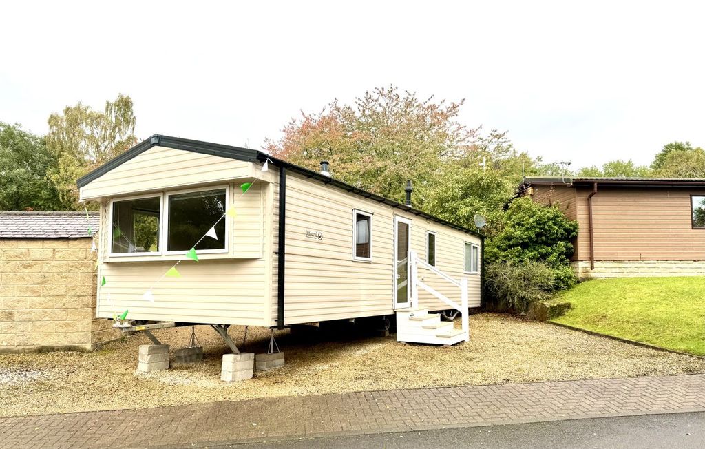 Property photo 1 of 9 2017 Mistral Exterior